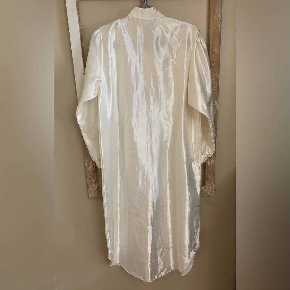 Vintage Barbizan Night gown / Night dress White Satin Lined Sz Medium NICE - Picture 2 of 10